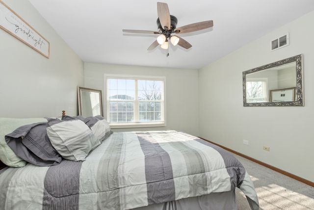 16106 Creekmont Court, Tinley Park, IL 60487