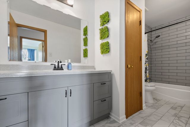 16106 Creekmont Court, Tinley Park, IL 60487