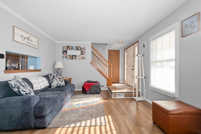 16106 Creekmont Court, Tinley Park, IL 60487