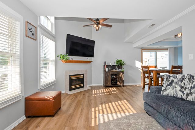 16106 Creekmont Court, Tinley Park, IL 60487