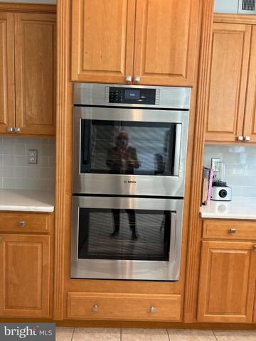 233 GLEN HAVEN CT, Swedesboro, NJ 08085