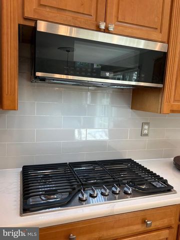 233 GLEN HAVEN CT, Swedesboro, NJ 08085