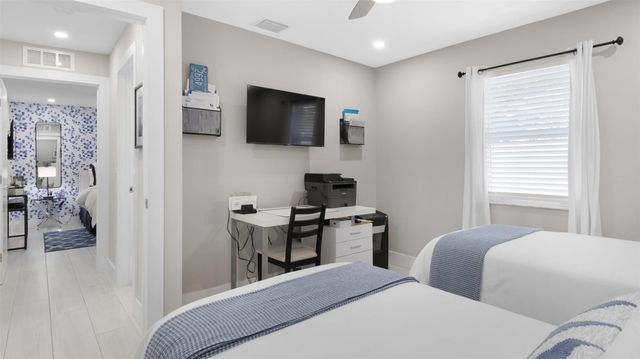 817 SE 13th Court, Deerfield Beach, FL 33441