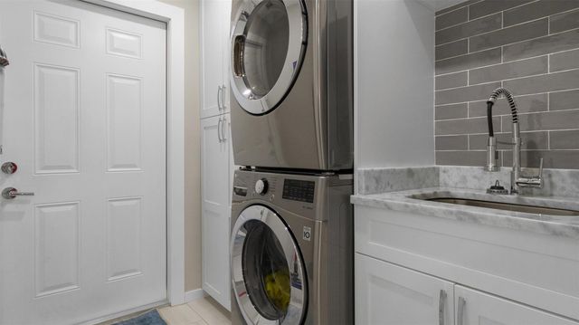 817 SE 13th Court, Deerfield Beach, FL 33441