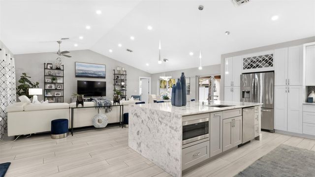 817 SE 13th Court, Deerfield Beach, FL 33441