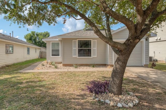 17813 Honey Locust LN, Elgin, TX 78621