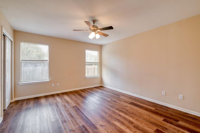 17813 Honey Locust LN, Elgin, TX 78621