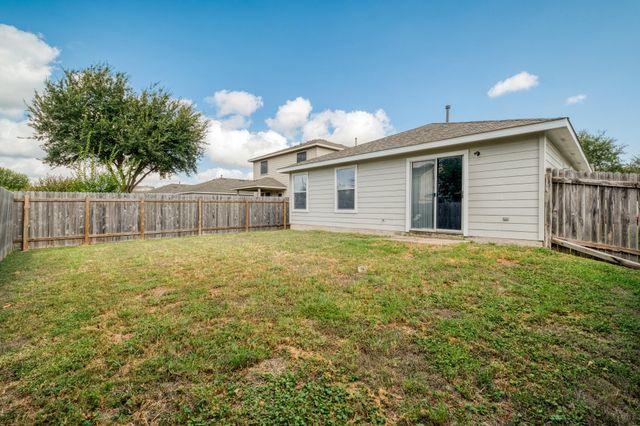 17813 Honey Locust LN, Elgin, TX 78621