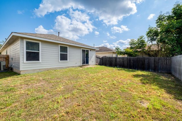 17813 Honey Locust LN, Elgin, TX 78621