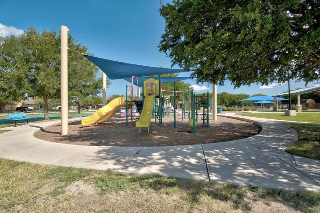 17813 Honey Locust LN, Elgin, TX 78621