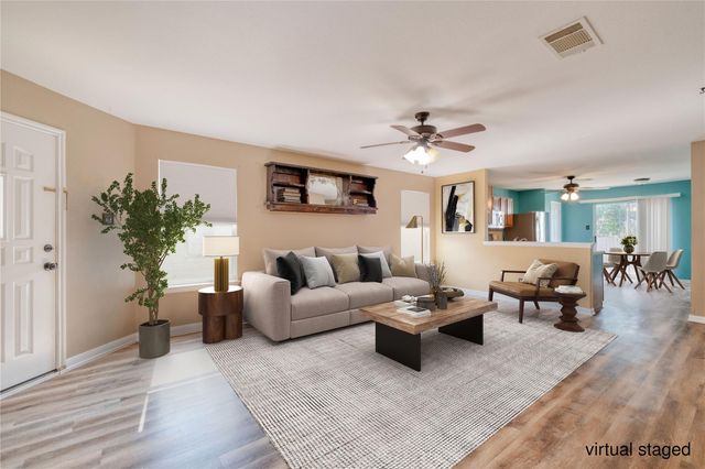 17813 Honey Locust LN, Elgin, TX 78621