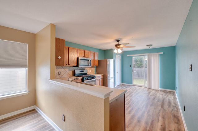 17813 Honey Locust LN, Elgin, TX 78621
