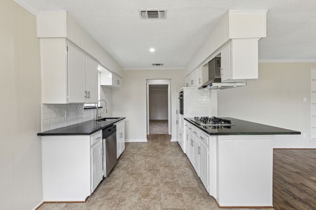 7440 Beckwood Drive, Fort Worth, TX 76112