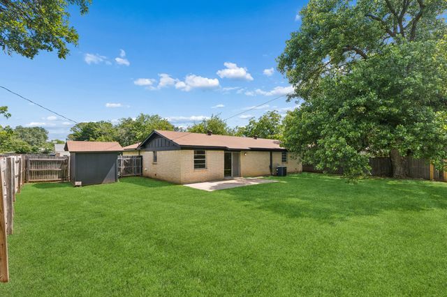 7440 Beckwood Drive, Fort Worth, TX 76112