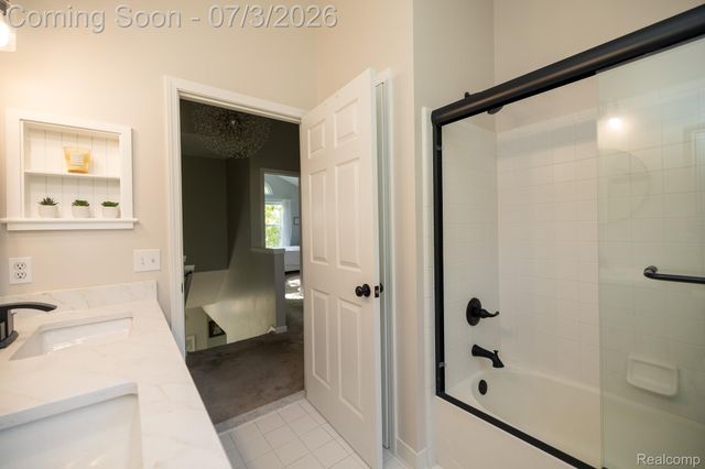 3094 Waldon Park Drive, Orion Charter Township, MI 48359