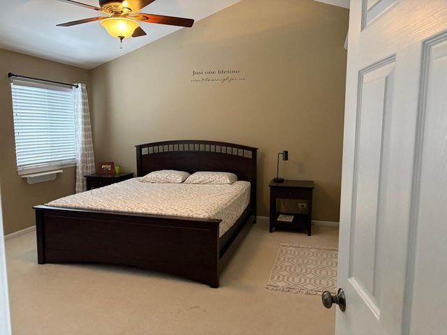 1375 Burnett Drive, Aurora, IL 60502