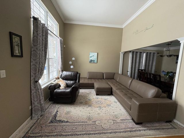 1375 Burnett Drive, Aurora, IL 60502