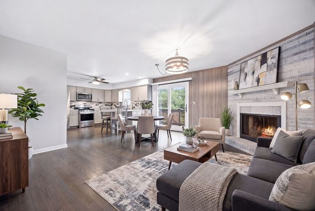 6101 Chase Avenue, Downers Grove, IL 60516