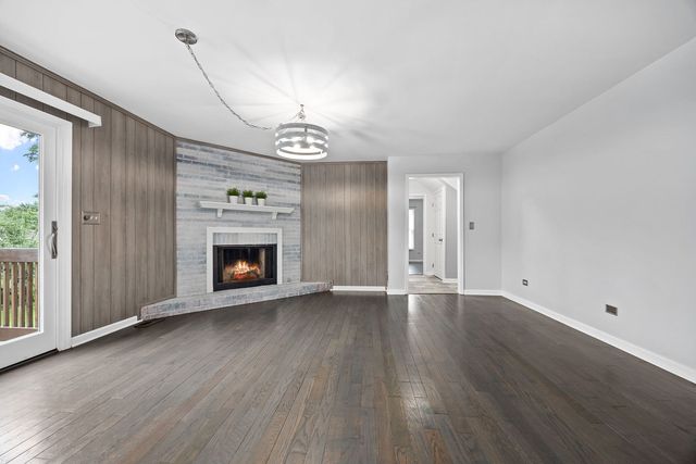 6101 Chase Avenue, Downers Grove, IL 60516