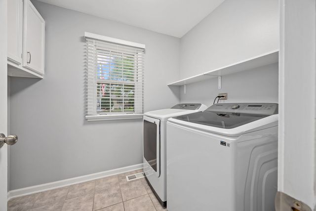 6101 Chase Avenue, Downers Grove, IL 60516