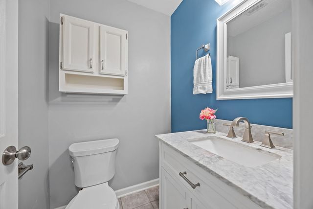 6101 Chase Avenue, Downers Grove, IL 60516
