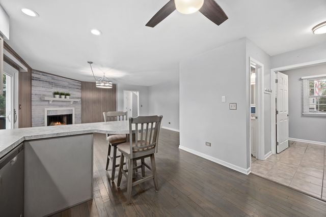 6101 Chase Avenue, Downers Grove, IL 60516