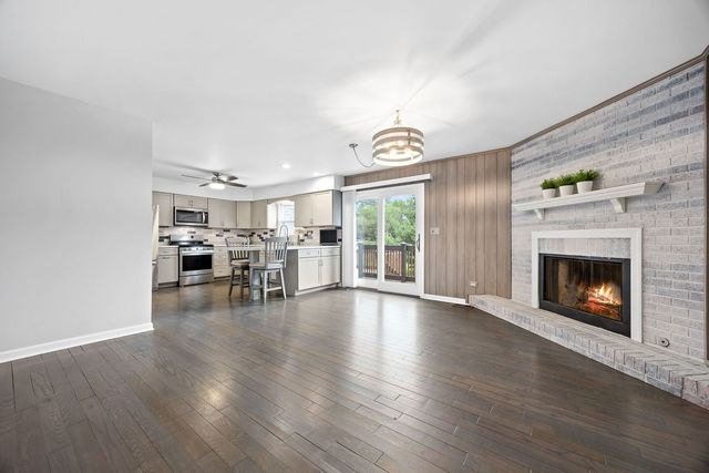 6101 Chase Avenue, Downers Grove, IL 60516