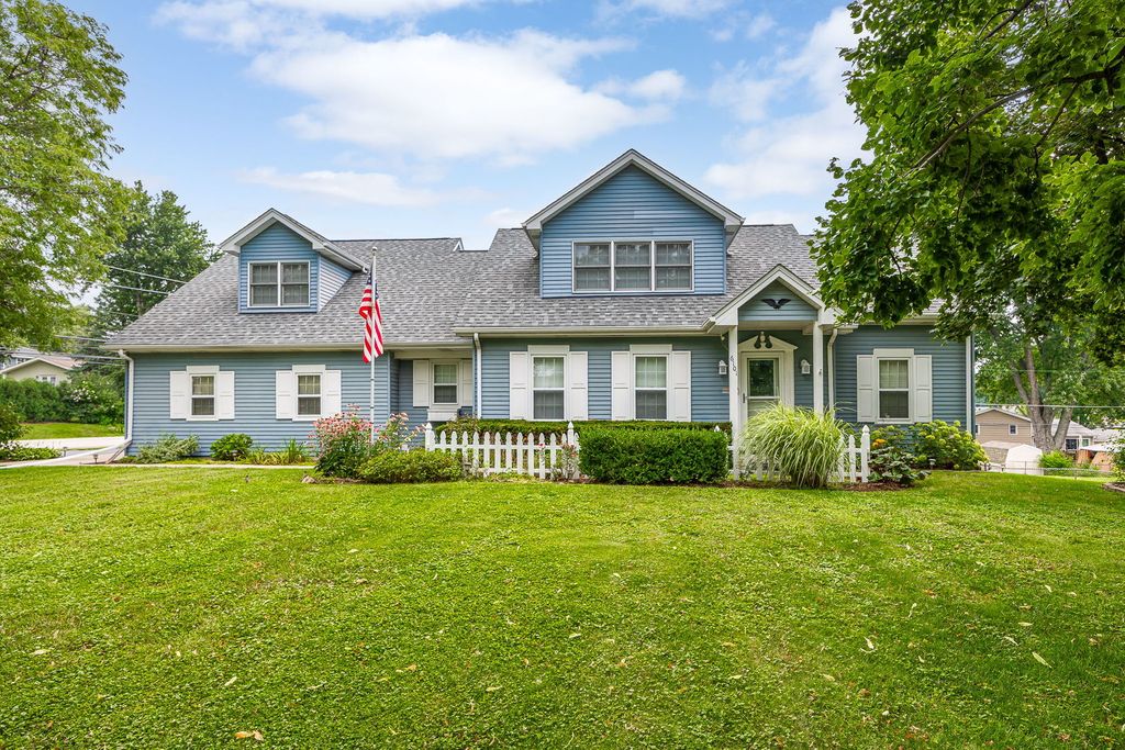 6101 Chase Avenue, Downers Grove, IL 60516