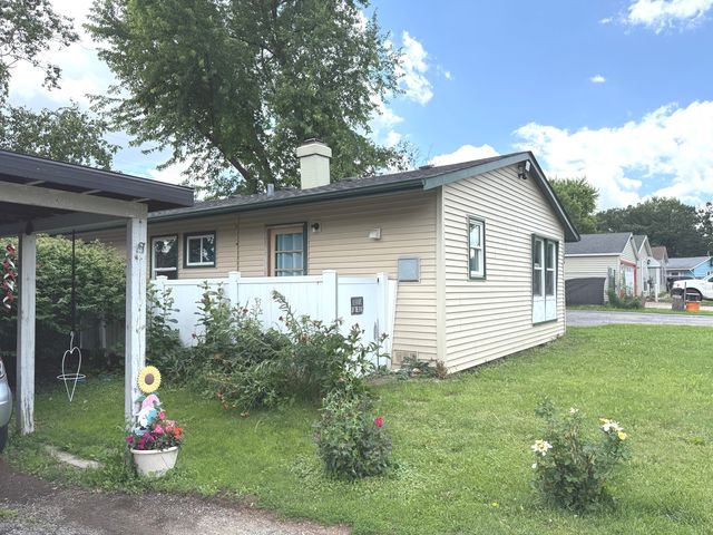 213 Butte Lane, Carpentersville, IL 60110