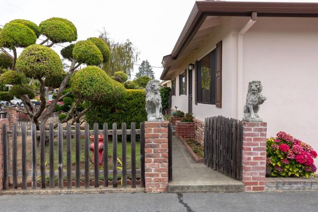 2520 Howe Street, Santa Cruz, CA 95065