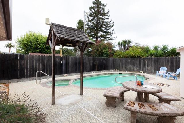 2520 Howe Street, Santa Cruz, CA 95065