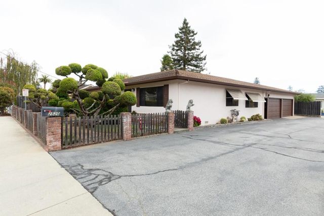 2520 Howe Street, Santa Cruz, CA 95065
