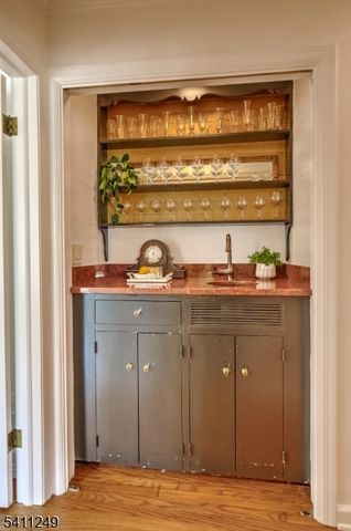 301 Hilltop Rd, Mendham Boro, NJ 07945