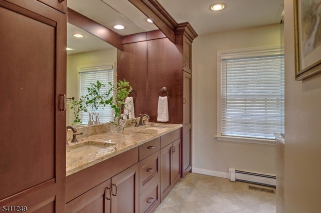 301 Hilltop Rd, Mendham Boro, NJ 07945