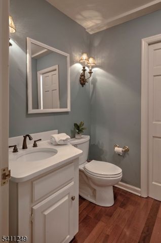 301 Hilltop Rd, Mendham Boro, NJ 07945