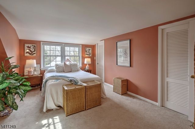 301 Hilltop Rd, Mendham Boro, NJ 07945