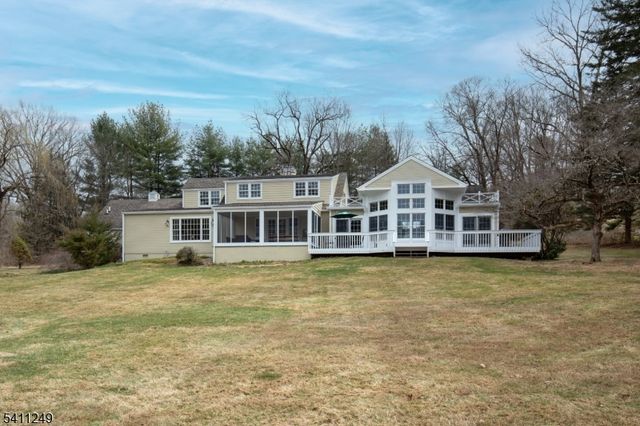 301 Hilltop Rd, Mendham Boro, NJ 07945