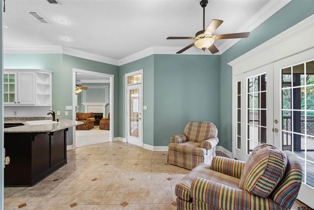 1304 Greenbriar Trail, Holly Lake Ranch, TX 75765