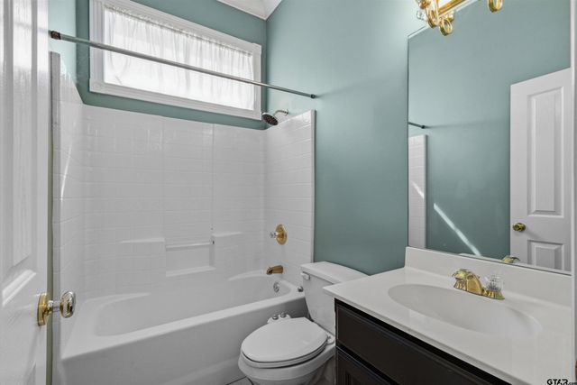 1304 Greenbriar Trail, Holly Lake Ranch, TX 75765