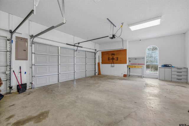 1304 Greenbriar Trail, Holly Lake Ranch, TX 75765