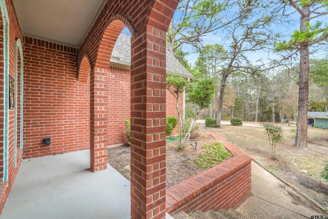 1304 Greenbriar Trail, Holly Lake Ranch, TX 75765