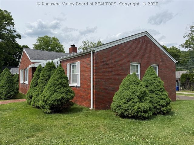 5104 Virginia Avenue Se, Charleston, WV 25304