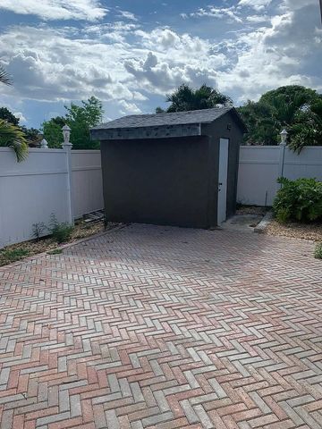 2643 W 28th Street, Riviera Beach, FL 33404