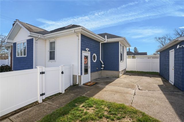 496 Daggett Avenue, Pawtucket, RI 02861