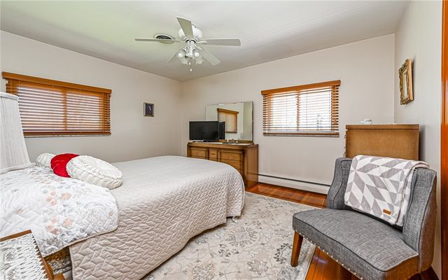 901 Roosevelt St, Conway, PA 15027