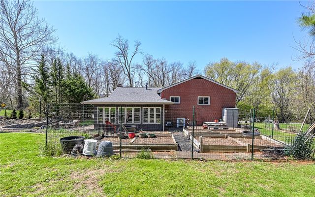 901 Roosevelt St, Conway, PA 15027