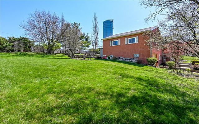 901 Roosevelt St, Conway, PA 15027