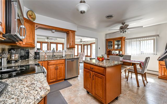 901 Roosevelt St, Conway, PA 15027