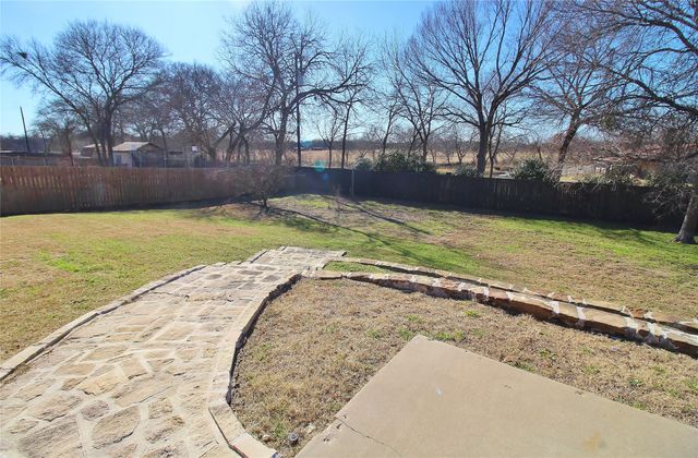 314 Cascade Drive, Red Oak, TX 75154