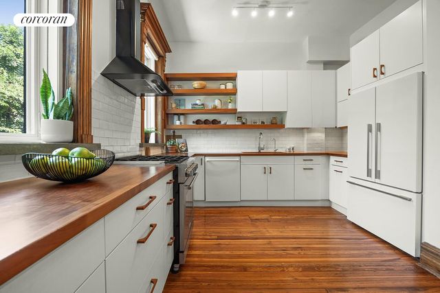 345 GATES Avenue, New York City, NY 11216
